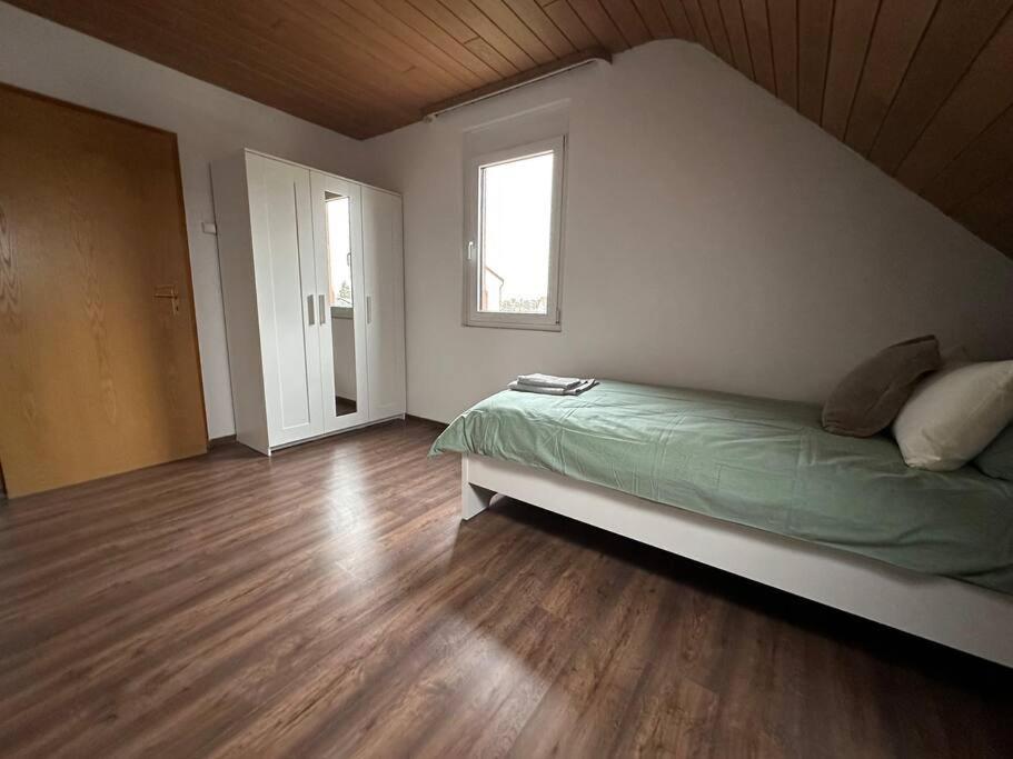 Ferienwohnung Malin Ludwigshafen am Rhein Esterno foto